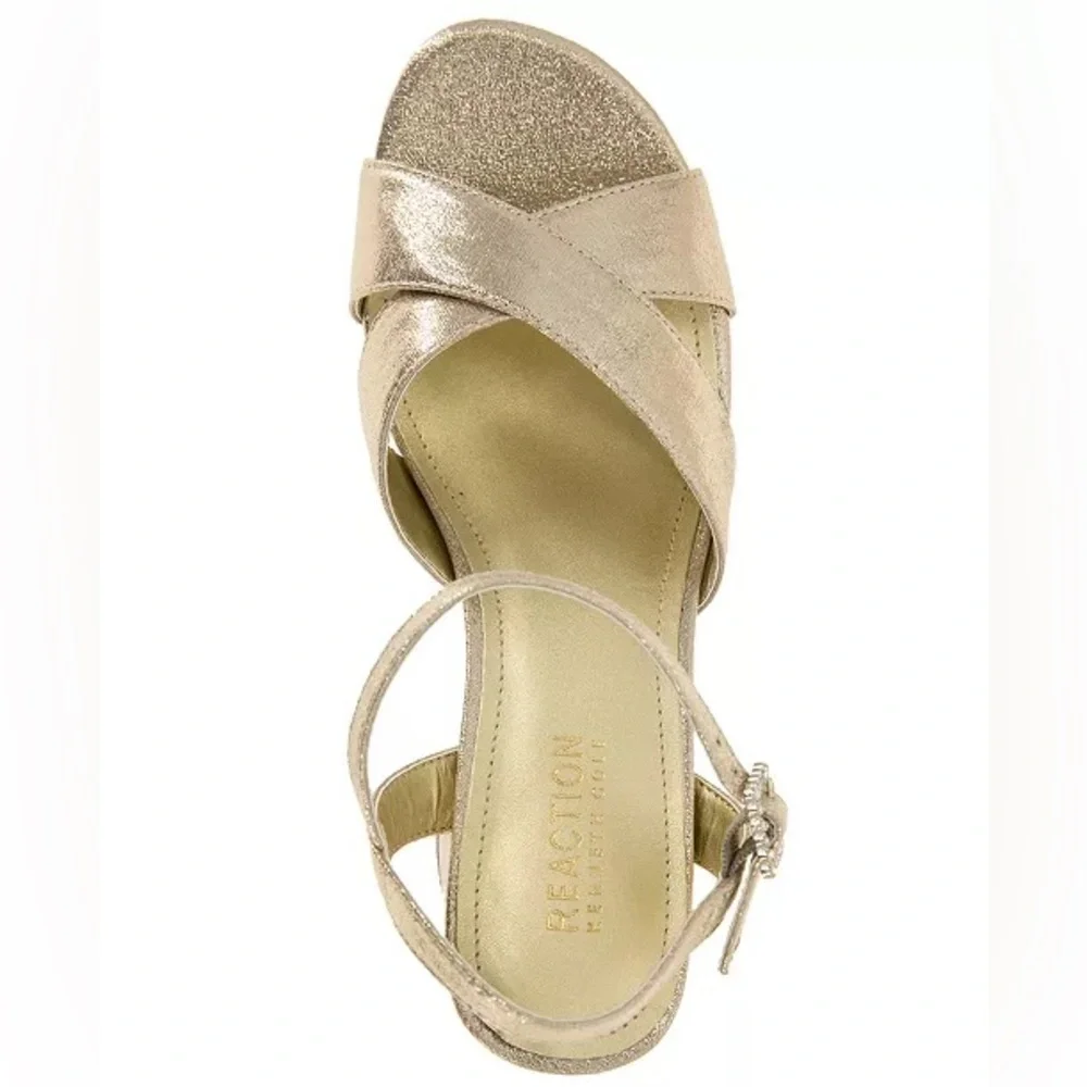 Reaction Kenneth Cole step out